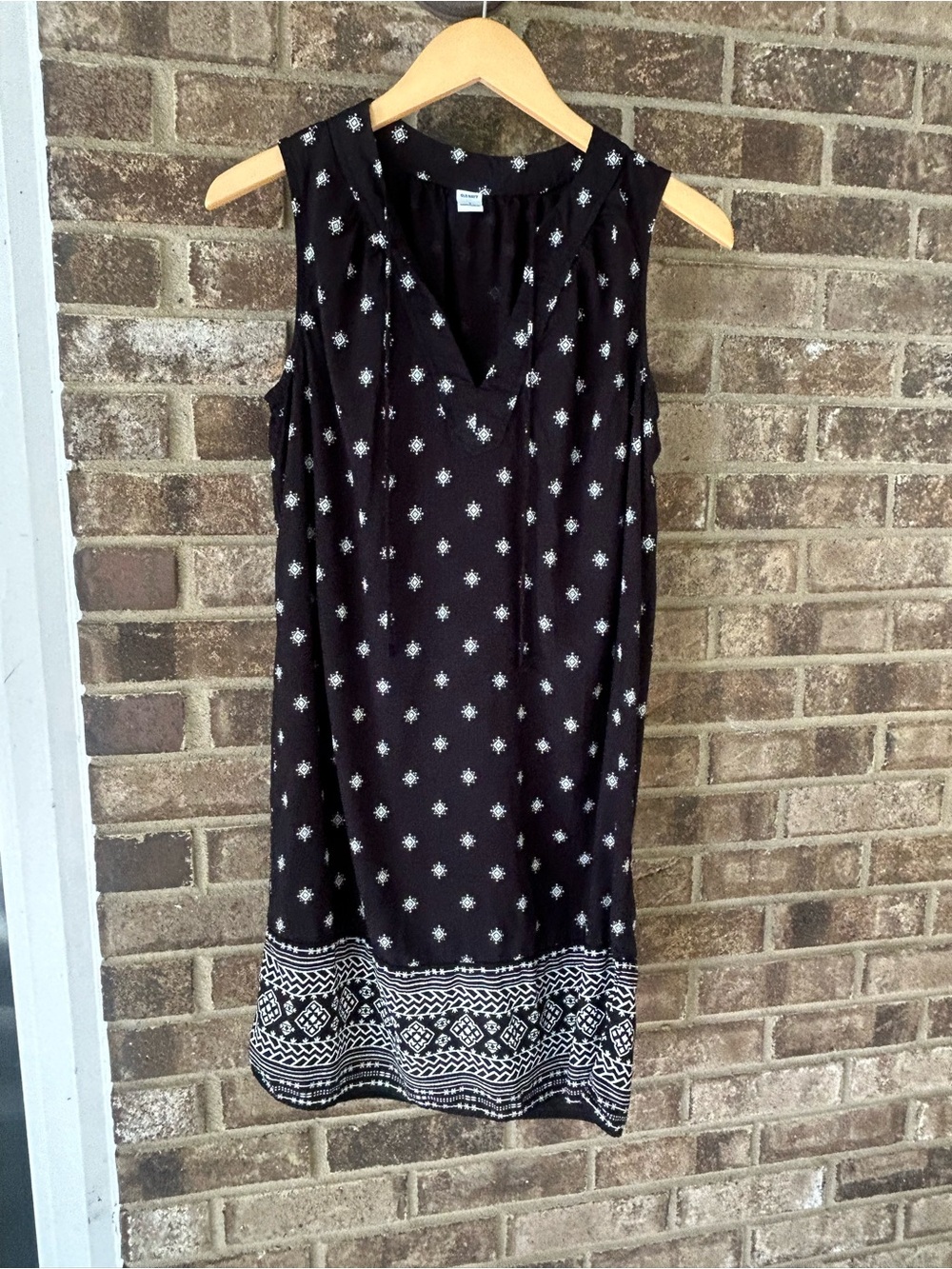 Old Navy Black & White Boho Sleeveless Tunic Top | Women’s Small Tribal Print